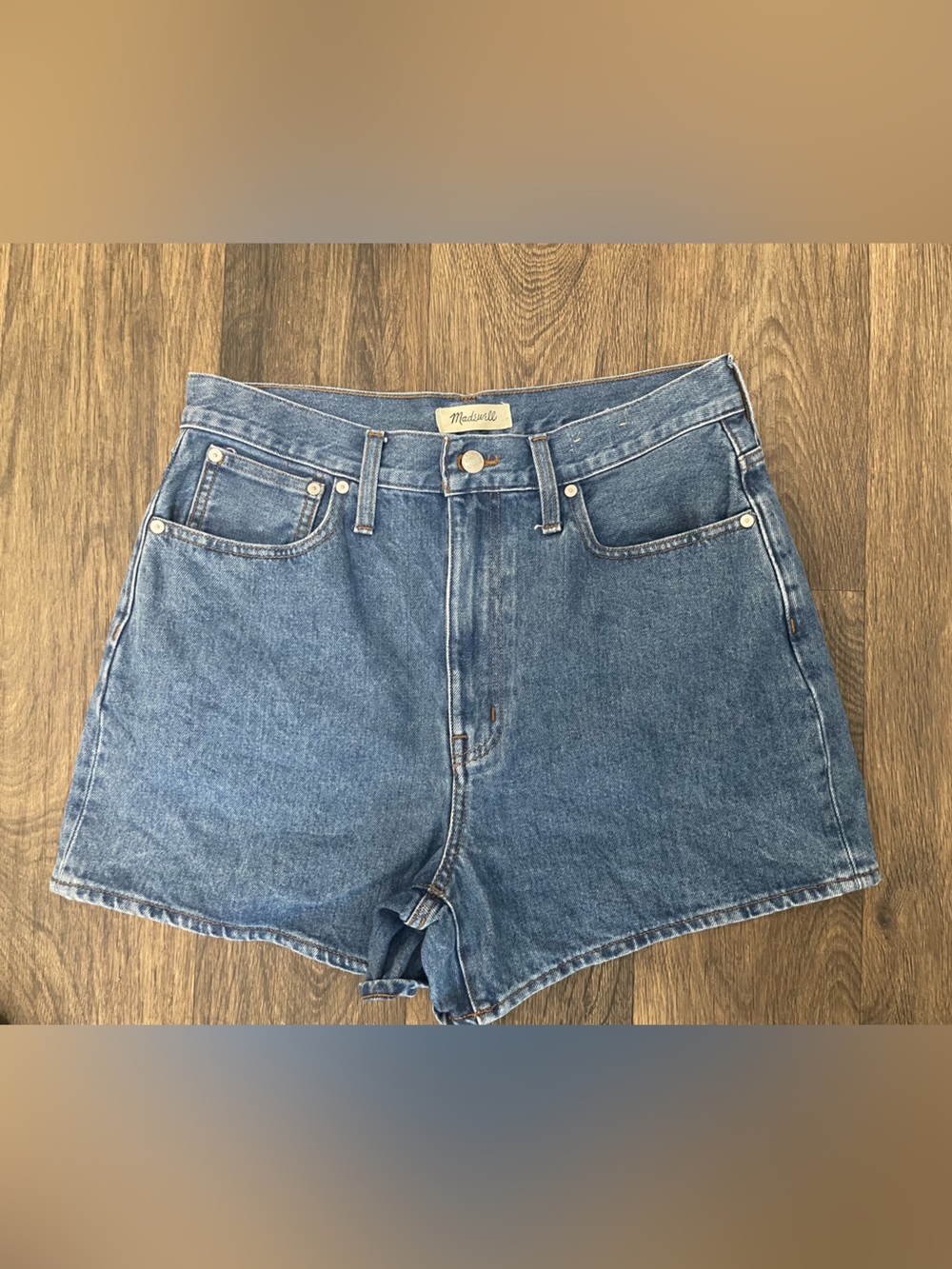 Madewell- The Momjean Short